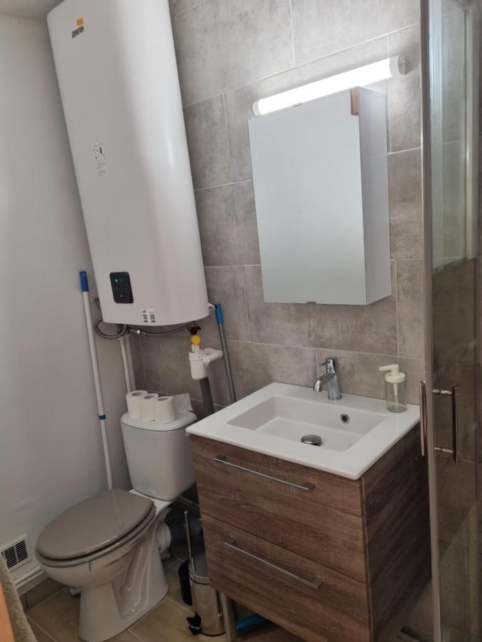Charmant Studio Neuf 150M Plage Sur Avenue Principale Climatise Et Parking Cavalaire-sur-Mer Ngoại thất bức ảnh